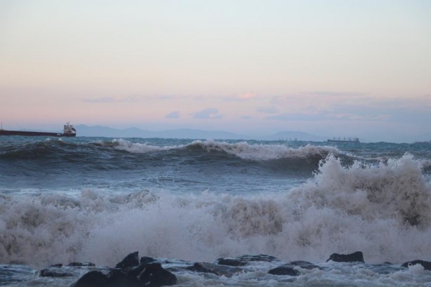 Foto - Deprem sonrası çökmüştü... Denizle kara birleşti!