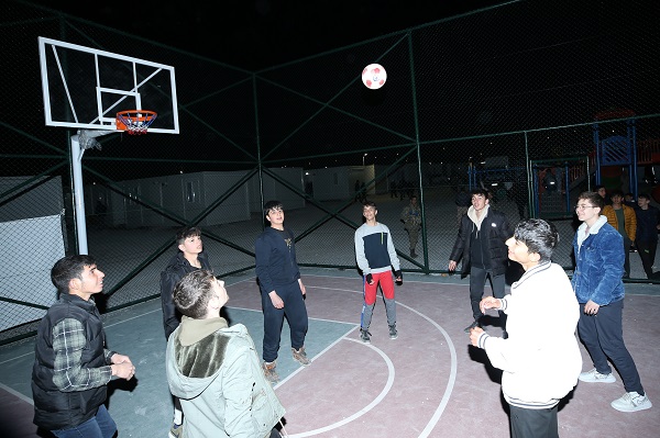 Foto - Deprem sonrası en büyük yerleşim yeri oldu! Ramazanın ilk günü konteyner kentte yaşam görüntülendi