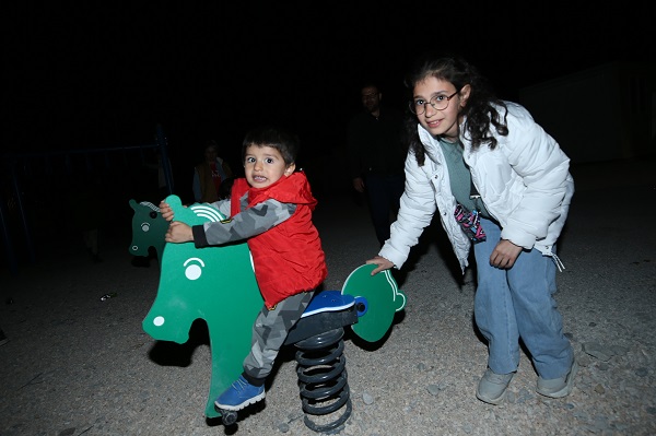 Foto - Deprem sonrası en büyük yerleşim yeri oldu! Ramazanın ilk günü konteyner kentte yaşam görüntülendi