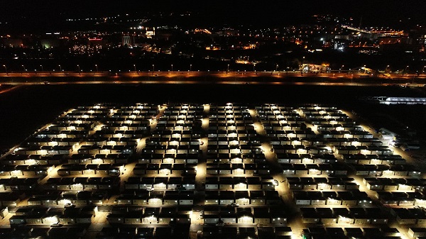 Deprem sonrası en büyük yerleşim yeri oldu! Ramazanın ilk günü konteyner kentte yaşam görüntülendi