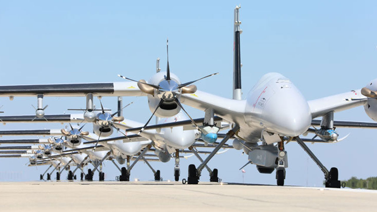 Foto - Deprem sonrası İstanbul semalarında dikkat çeken hareketlilik! Türk İHA'ları havalandı