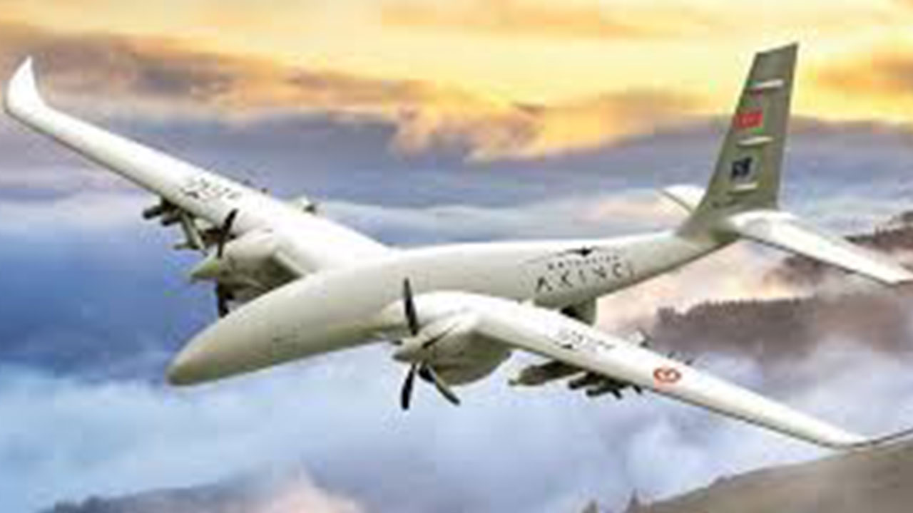 Foto - Deprem sonrası İstanbul semalarında dikkat çeken hareketlilik! Türk İHA'ları havalandı