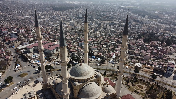 Foto - Deprem sonrası risk testi yapılacak! O cami ibadete kapatıldı