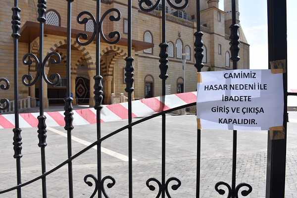 Foto - Deprem sonrası risk testi yapılacak! O cami ibadete kapatıldı