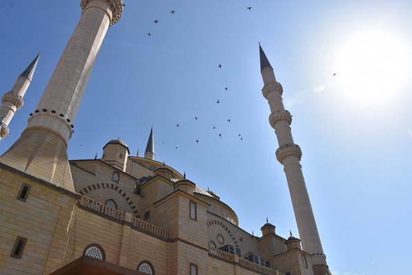 Foto - Deprem sonrası risk testi yapılacak! O cami ibadete kapatıldı