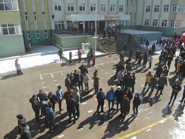 Foto - Deprem tatbikatı gerçeğini aratmadı!
