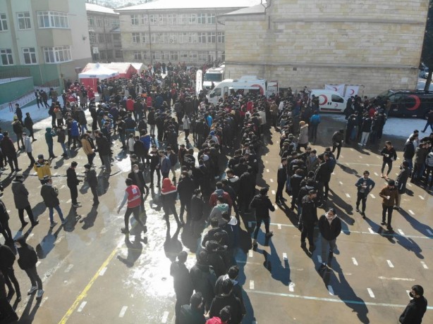 Foto - Deprem tatbikatı gerçeğini aratmadı!