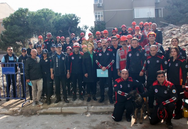 Foto - Deprem tatbikatı gerçeğini aratmadı