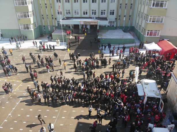 Foto - Deprem tatbikatı gerçeğini aratmadı!