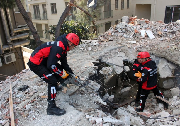 Foto - Deprem tatbikatı gerçeğini aratmadı