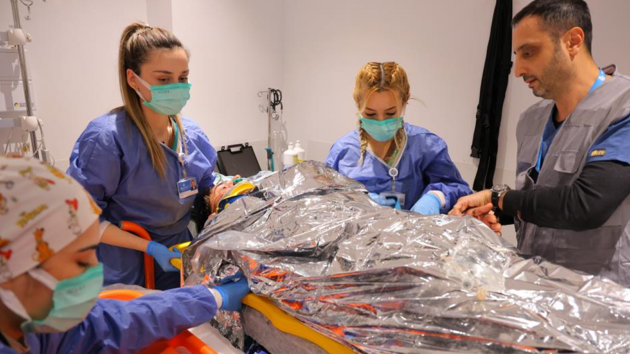 Deprem tatbikatı yapıldı ama kimse böyle beklemiyordu: Sinir krizleri, çığlıklar ve arbede gerçeği aratmadı 