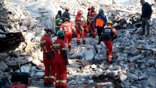 Foto - Deprem yalanlarını tek tek çürüttü