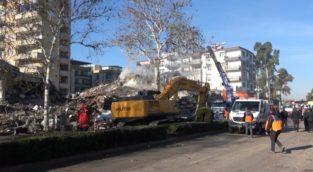Foto - Depremde 105 kişi hayatını kaybetmişti! Müteahhit ve 3 kişi hakkında karar