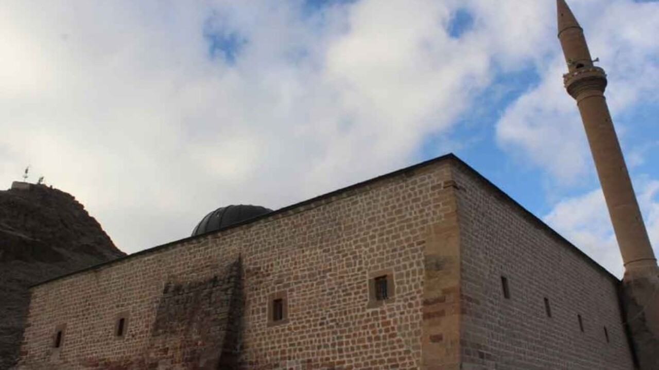 Foto - Depremde büyük zarar görmüşlerdi! Ecdadın mirası yeniden ayağa kaldırılıyor