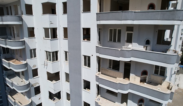 Foto - Depremde hasar aldı! Milyonluk dairelerin akıbeti ne olacak?