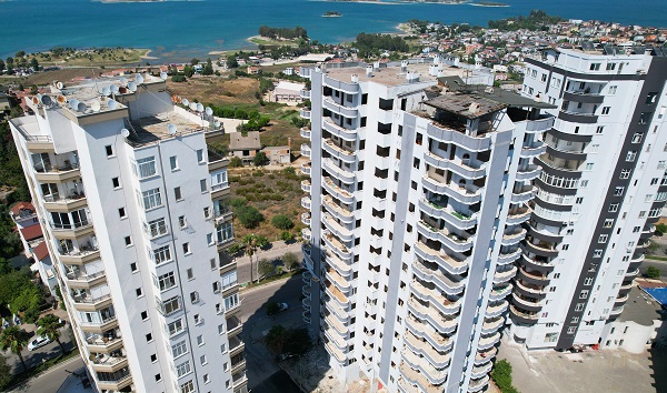 Depremde hasar aldı! Milyonluk dairelerin akıbeti ne olacak?