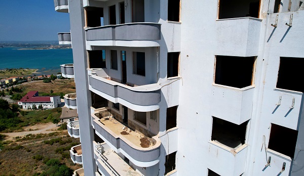 Foto - Depremde hasar aldı! Milyonluk dairelerin akıbeti ne olacak?