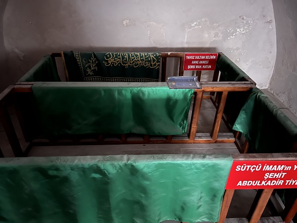 Foto - Depremde hasar gördü! Açılmaları bekleniyor