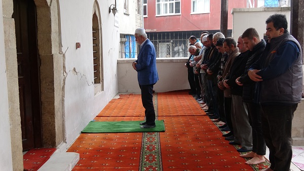 Foto - Depremde hasar gördü! Açılmaları bekleniyor