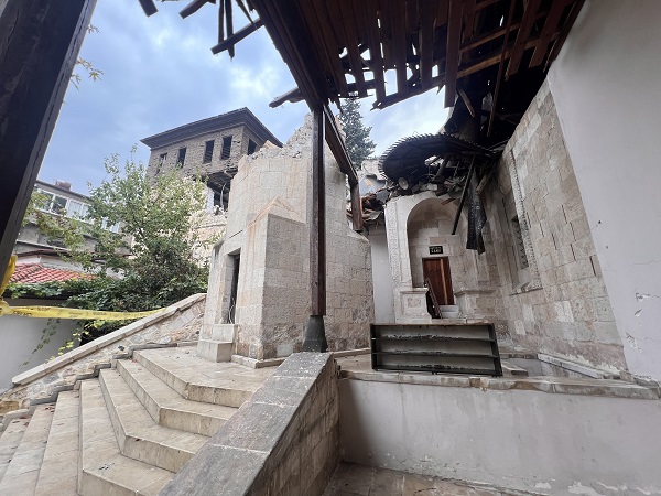 Foto - Depremde hasar gördü! Açılmaları bekleniyor