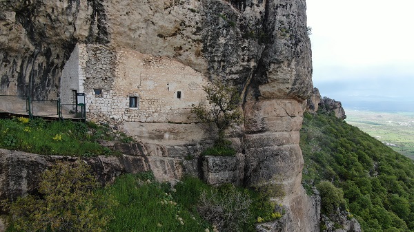 Foto - Depremde hasar gördü! Ashabı Kehf mağarasının son hali