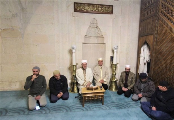 Depremde hayatını kaybedenler için mevlit