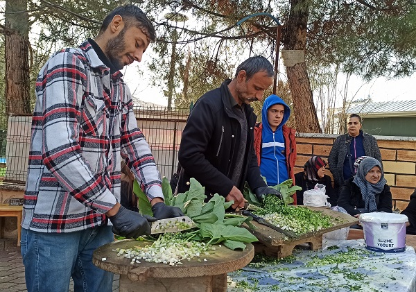 Foto - Depremde her şeyini kaybetti! Bu çorba onun ayağa kalkmasını sağladı