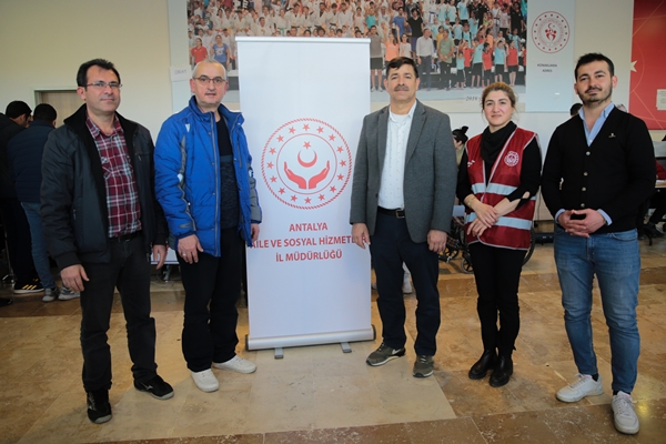 Foto - Depremde yaşadığı korkuyu işaret diliyle anlattı