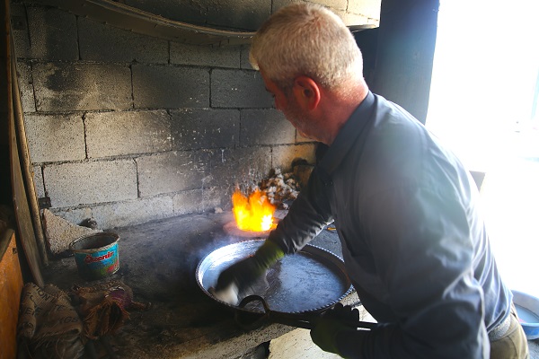 Foto - Depremde yerle bir olmuştu! Dede mesleğini böyle sürdürüyor