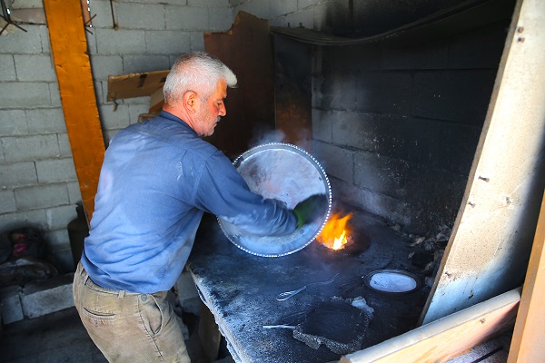 Foto - Depremde yerle bir olmuştu! Dede mesleğini böyle sürdürüyor
