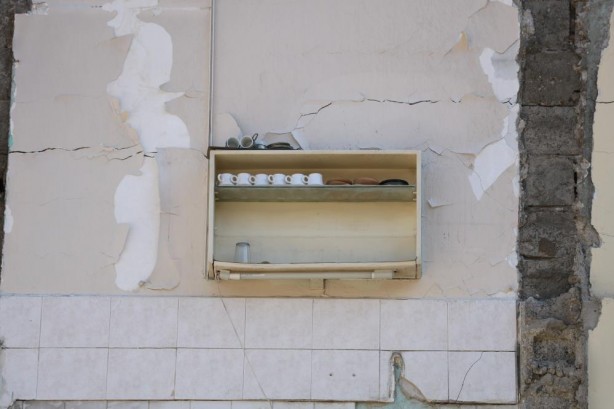 Foto - Depremde yıkılan evde ağızları açık bırakan görüntü