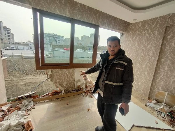 Foto - Depremden 10 dakika önce uyandı! 6 günlük bebek ailesini depremden bakın nasıl kurtarmış