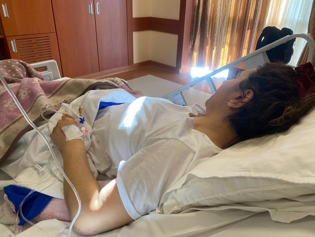 Foto - Depremden 30 saat sonra kurtulan kadından dehşete düşüren iddia: Dükkanları için kestiler