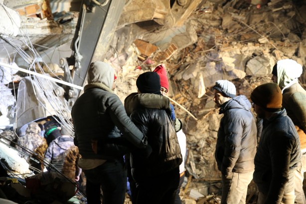 Foto - Depremden 70 saat sonra enkazdan kurtarıldı