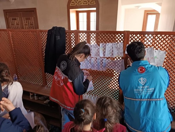 Foto - Depremden etkilenen çocuklara camilerde psikososyal destek! Diyanet duyurdu