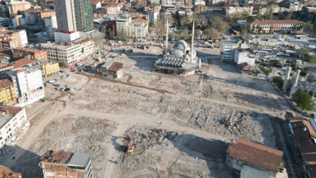 Foto - Depremden etkilenen esnaf ve KOBİ’lere anlamlı destek! 