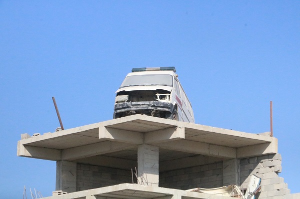 Foto - Depremden geriye bir tek o kaldı