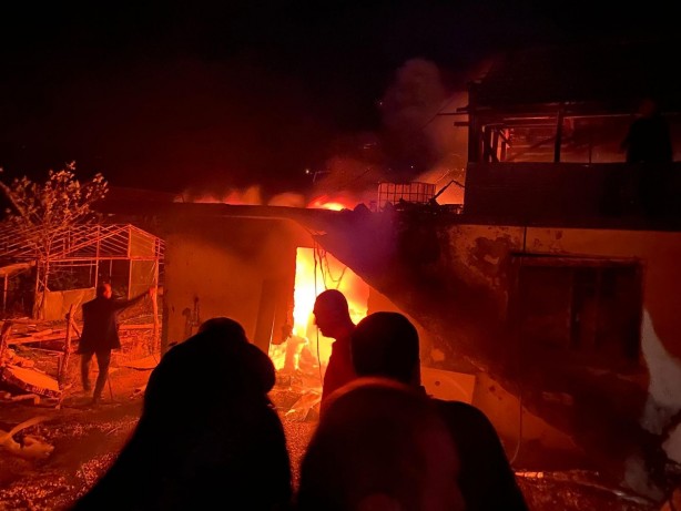 Foto - Depremden kurtardığı eşyalarını yangından kurtaramadı!