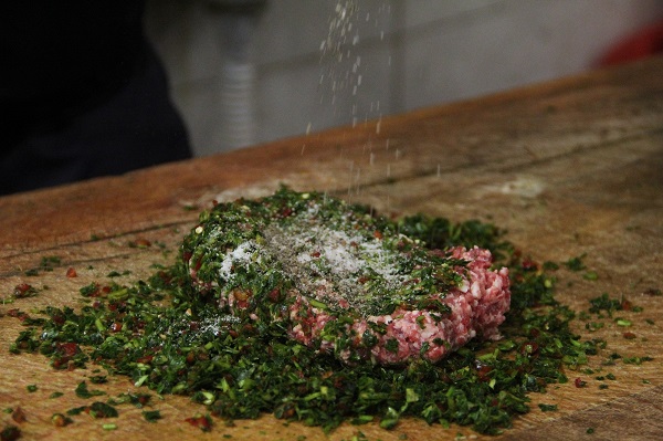 Foto - Depremden sonra ata mesleğini orada sürdürüyor