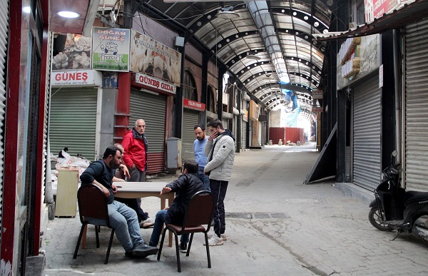 Foto - Depremden sonra ata mesleğini orada sürdürüyor