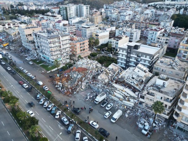Foto - Depremden sonra deniz seviyesi yükselen İskenderun havadan görüntülendi!