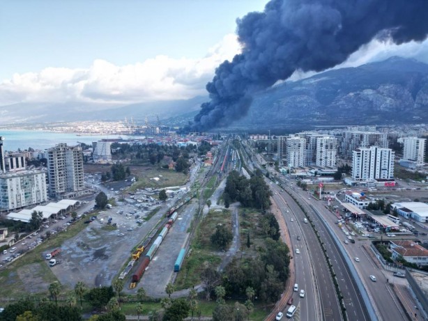 Depremden sonra deniz seviyesi yükselen İskenderun havadan görüntülendi!