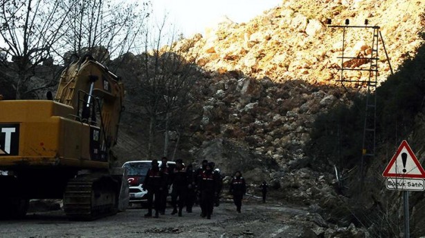 Foto - Depremden sonra inanılmaz görüntüler! Allah’ın ayeti tecelli etti