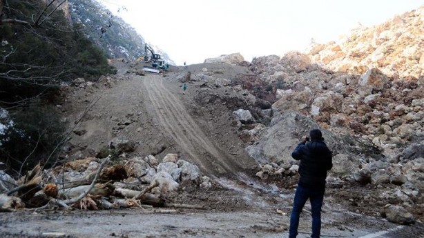 Foto - Depremden sonra inanılmaz görüntüler! Allah’ın ayeti tecelli etti