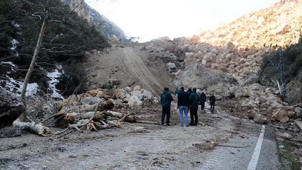 Foto - Depremden sonra inanılmaz görüntüler! Allah’ın ayeti tecelli etti