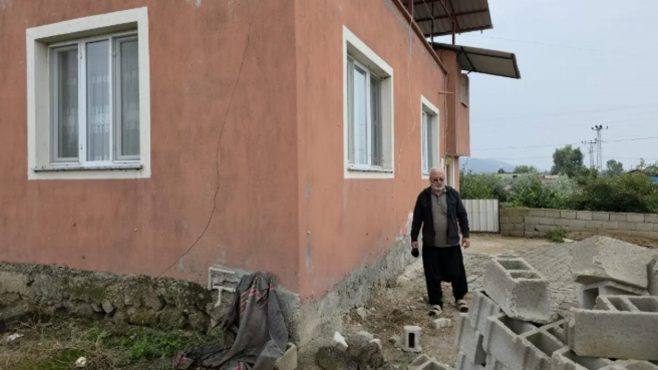 Foto - Depremden sonra ortaya çıktılar! 8 evi istila ettiler!