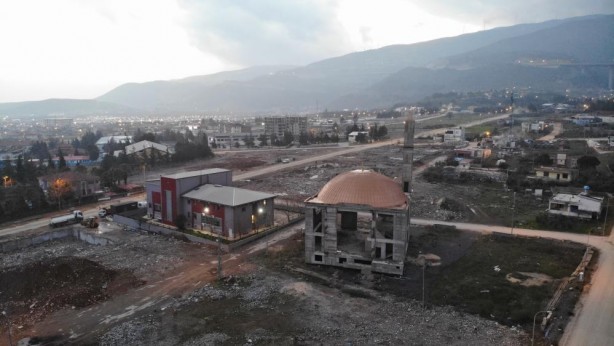 Foto - Depremden sonra sadece cami ayakta kaldı...