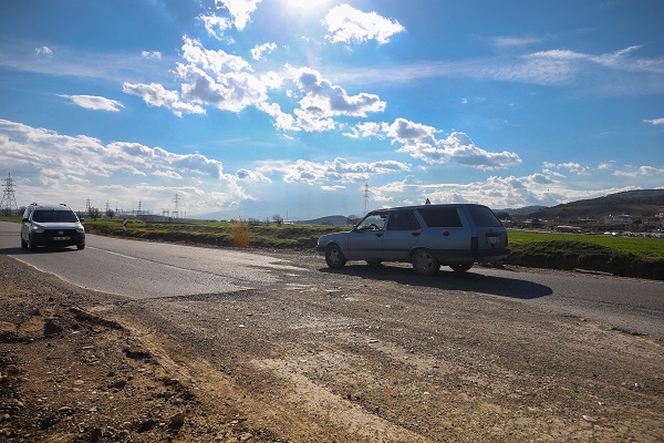 Foto - Depremden sonra yollar bu hale geldi! Bir örneği daha yok