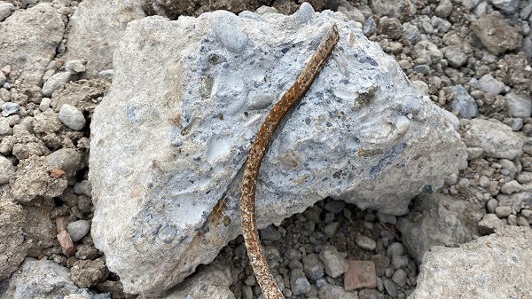 Foto - Depreme 5 saniye dayandı! Bakın bu daireleri nasıl satmışlar!