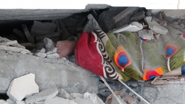 Foto - Depreme yakalanan Seksenler'in yıldız ismi duyurdu: Sevindirici bir haber vermek istiyorum
